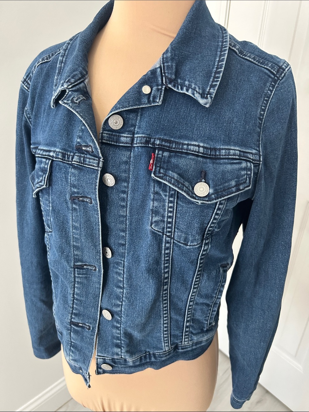 Levi’s Stretch Denim Trucker Jacket - Picture 4 of 8